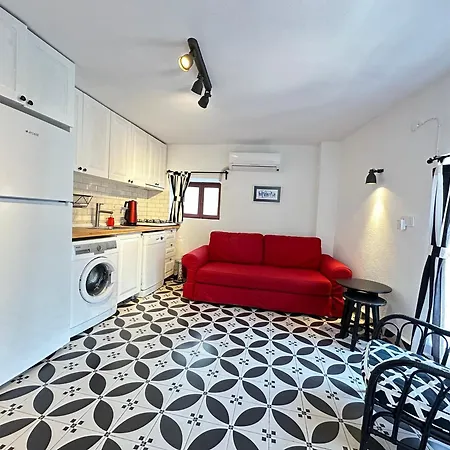 Nefes Ada Taş Bina - Bahçe Katı Istambul