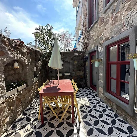 Nefes Ada Taş Bina - Bahçe Katı