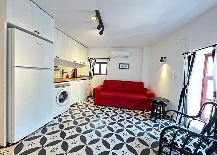 Nefes Ada Taş Bina - Bahçe Katı Istambul