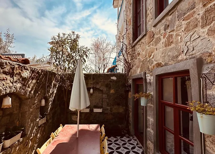 Nefes Ada Tas Bina - Bahce Kati